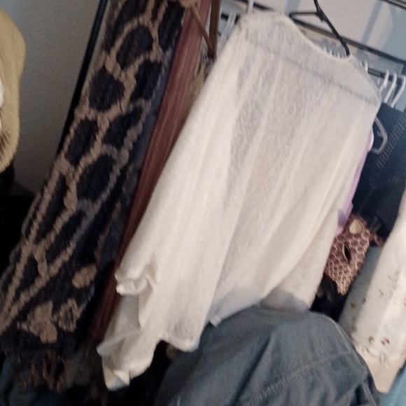 Gauzy Summer Wrap - Picture 3 of 3